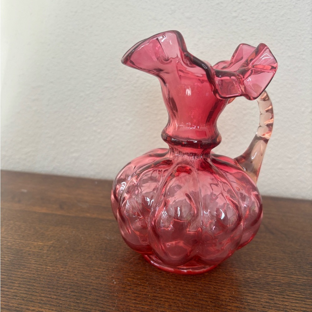 Vintage Fenton Cranberry Melon Ruffled Glass Pitcher Carafe 6" - Picture 3 of 9
